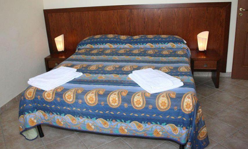 Red Hotel Sant'Elia Sant'Agata di Militello Room photo